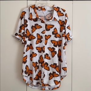 NWT Large LuLaRoe Charlie Button Down Shirt